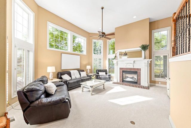 1260 Four Winds WAY, Hartland, WI 53029