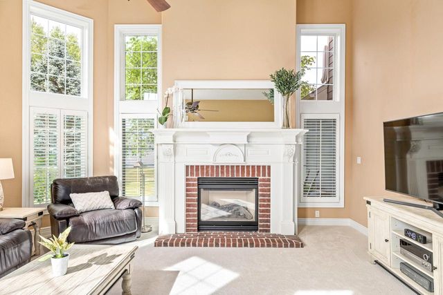 1260 Four Winds WAY, Hartland, WI 53029