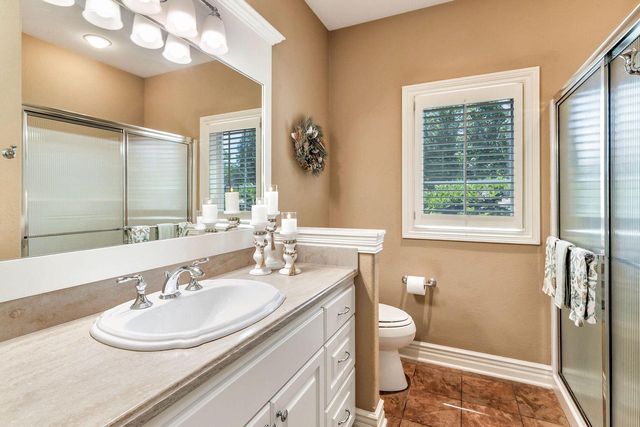 1260 Four Winds WAY, Hartland, WI 53029