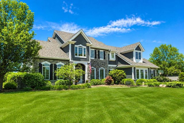 1260 Four Winds WAY, Hartland, WI 53029