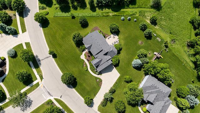 1260 Four Winds WAY, Hartland, WI 53029