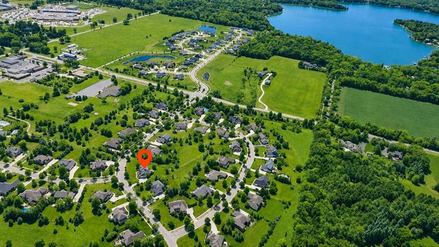 1260 Four Winds WAY, Hartland, WI 53029