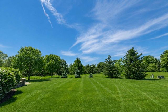 1260 Four Winds WAY, Hartland, WI 53029