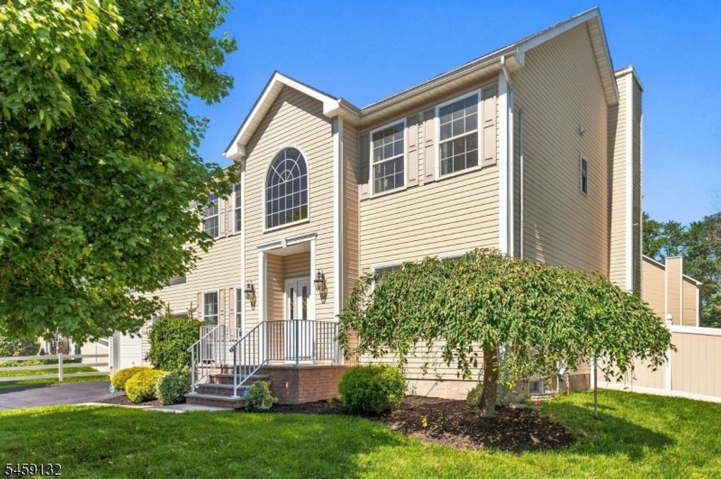 101 Churchill Ave, Franklin Twp., NJ 08873 — photo 4