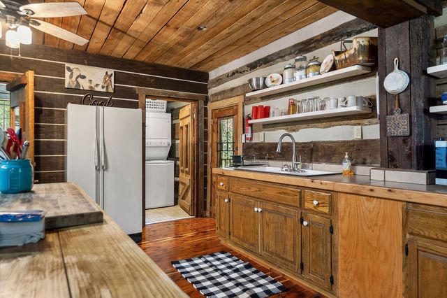 12159 Cookeville Boat Dock Rd, Baxter, TN 38544