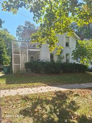 207 W Henry Street, Saline, MI 48176