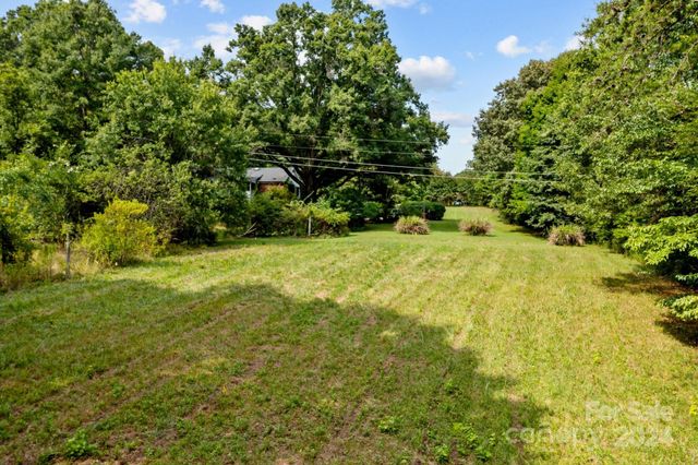 866 Concord Road, Davidson, NC 28036