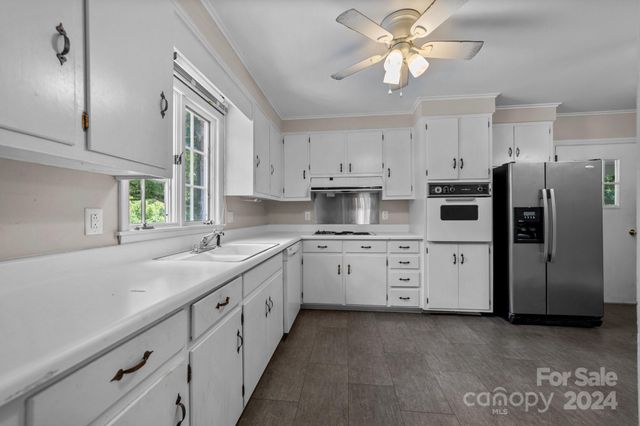 866 Concord Road, Davidson, NC 28036