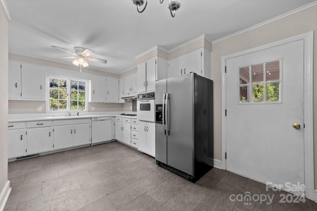 866 Concord Road, Davidson, NC 28036