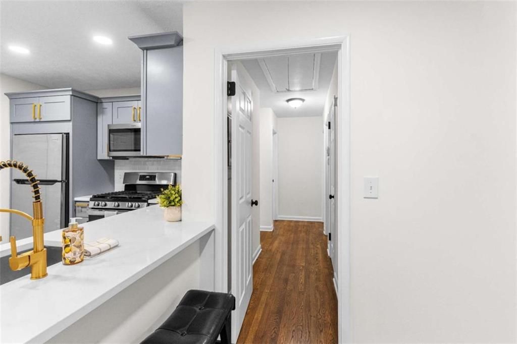 753 Commodore Drive, Atlanta, GA 30318