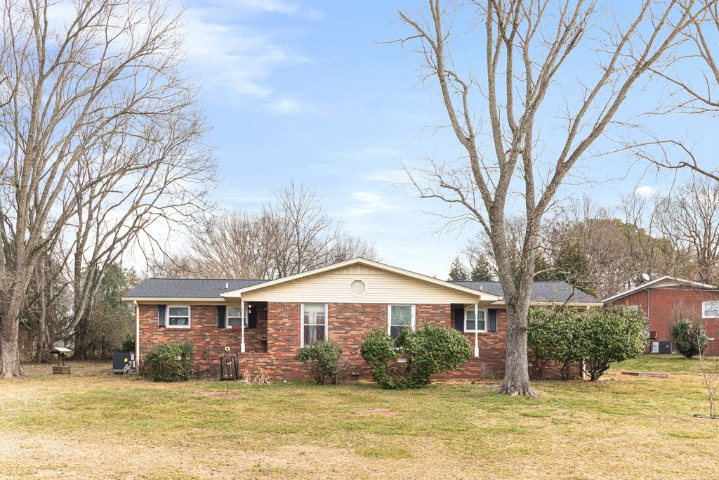 407 Winfrey Dr, Murfreesboro, TN 37130