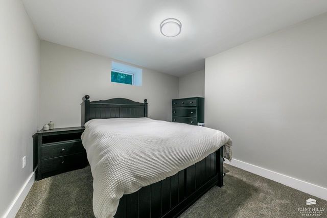 641 Zeandale Road, Manhattan, KS 66502