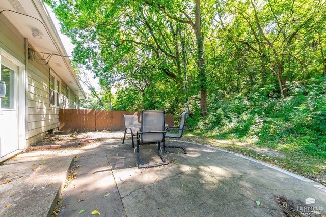 641 Zeandale Road, Manhattan, KS 66502