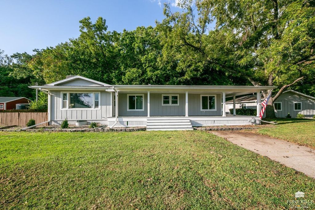 641 Zeandale Road, Manhattan, KS 66502
