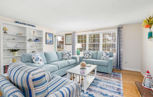32 Schooner Street, West Yarmouth, MA 02673