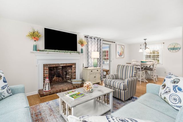 32 Schooner Street, West Yarmouth, MA 02673