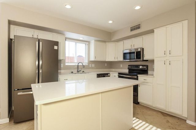 2401 N 125th Drive, Avondale, AZ 85392