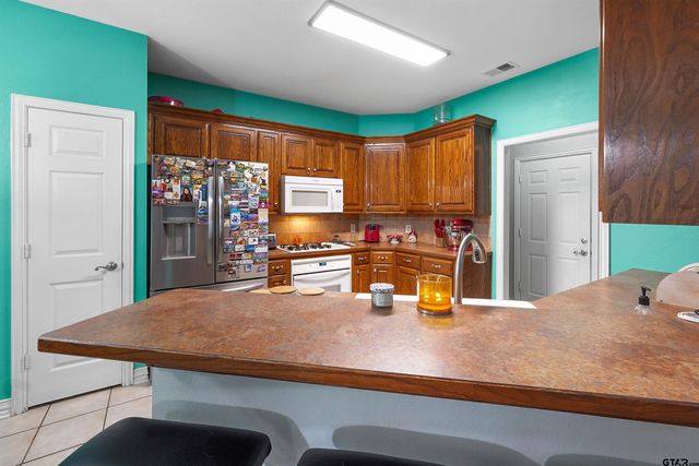 7614 Abbeywood Ct., Tyler, TX 75703