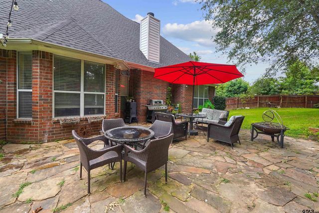 7614 Abbeywood Ct., Tyler, TX 75703