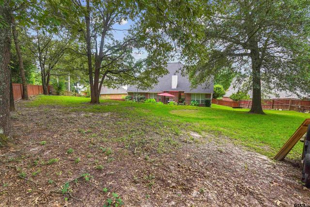 7614 Abbeywood Ct., Tyler, TX 75703