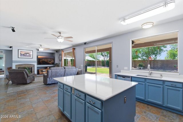 8629 W SALTER Drive, Peoria, AZ 85382