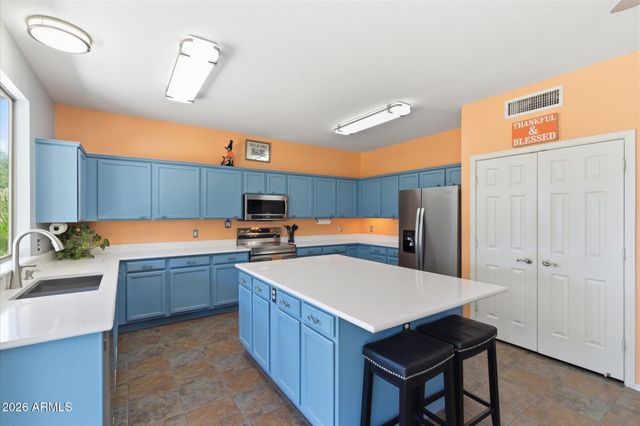 8629 W SALTER Drive, Peoria, AZ 85382
