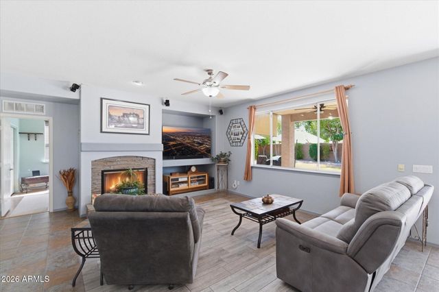 8629 W SALTER Drive, Peoria, AZ 85382