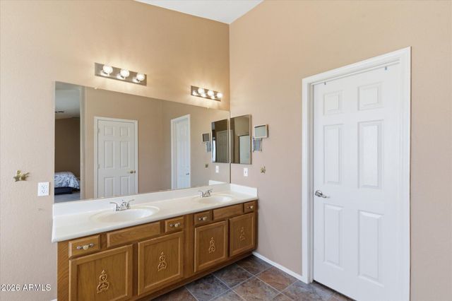 8629 W SALTER Drive, Peoria, AZ 85382