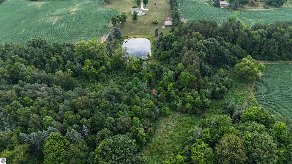 Image 34 of property listing at 798 S Whiteville Road, Mt Pleasant, MI 48858