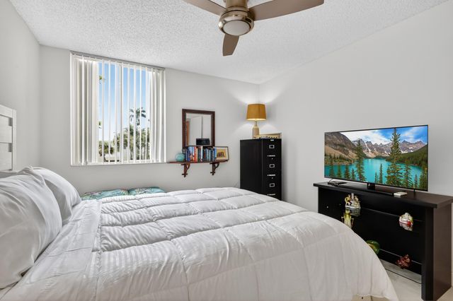 110 Half Moon Circle D2, Hypoluxo, FL 33462