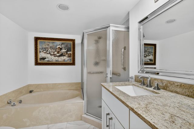 110 Half Moon Circle D2, Hypoluxo, FL 33462