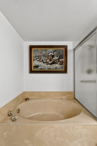 110 Half Moon Circle D2, Hypoluxo, FL 33462
