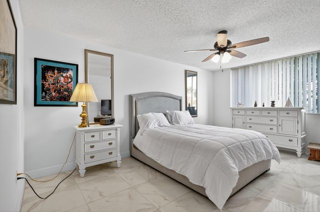 110 Half Moon Circle D2, Hypoluxo, FL 33462