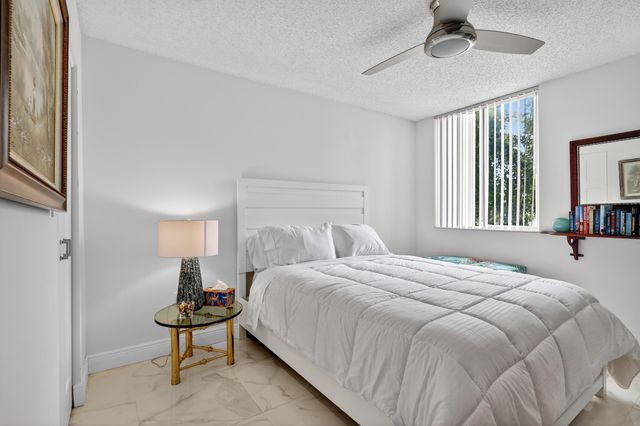 110 Half Moon Circle D2, Hypoluxo, FL 33462