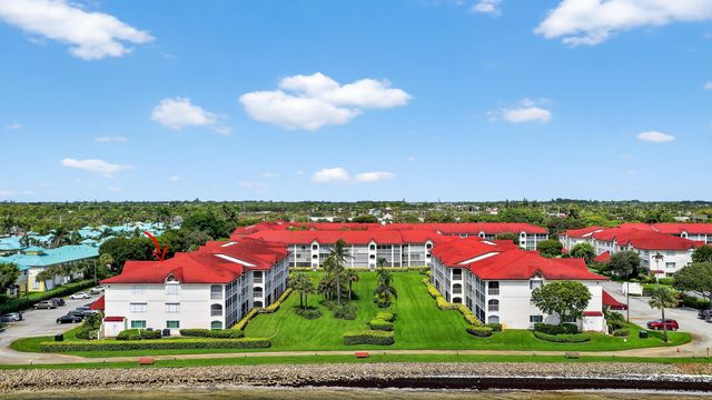 110 Half Moon Circle D2, Hypoluxo, FL 33462