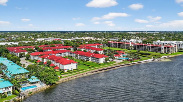 110 Half Moon Circle D2, Hypoluxo, FL 33462