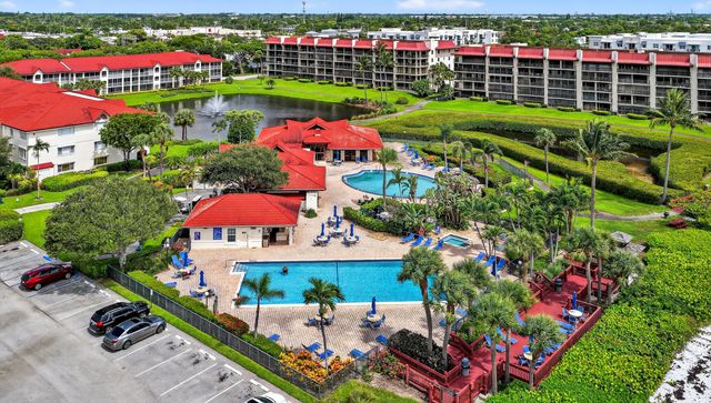 110 Half Moon Circle D2, Hypoluxo, FL 33462