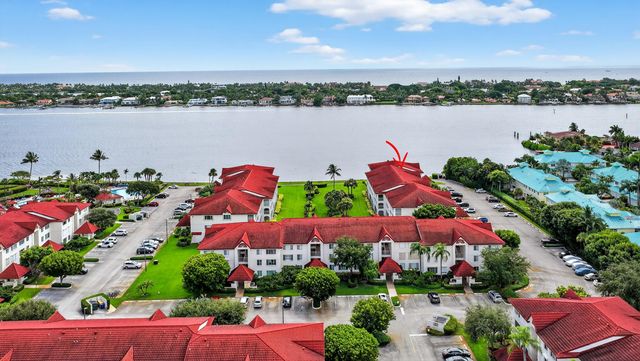 110 Half Moon Circle D2, Hypoluxo, FL 33462