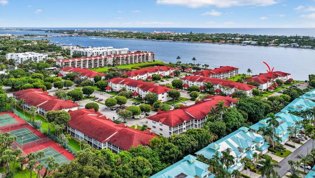 110 Half Moon Circle D2, Hypoluxo, FL 33462
