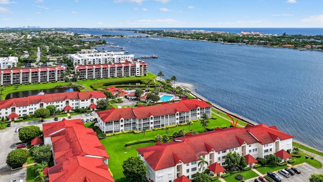 110 Half Moon Circle D2, Hypoluxo, FL 33462