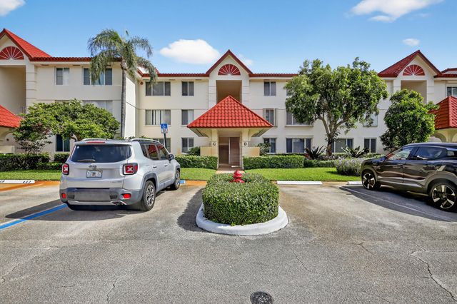 110 Half Moon Circle D2, Hypoluxo, FL 33462