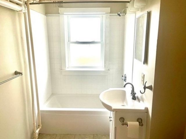 6 Trottier 4, Worcester, MA 01606
