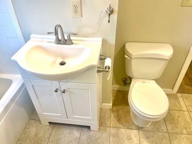 6 Trottier 4, Worcester, MA 01606