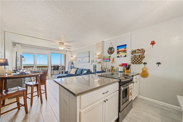 4000 Surfside Blvd 402, Corpus Christi, TX 78402