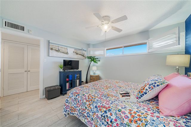 4000 Surfside Blvd 402, Corpus Christi, TX 78402