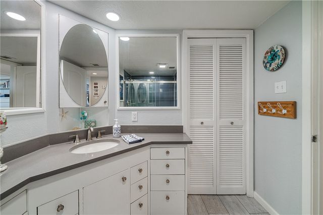 4000 Surfside Blvd 402, Corpus Christi, TX 78402