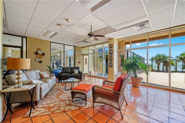 4000 Surfside Blvd 402, Corpus Christi, TX 78402