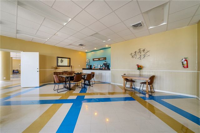 4000 Surfside Blvd 402, Corpus Christi, TX 78402