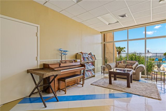 4000 Surfside Blvd 402, Corpus Christi, TX 78402