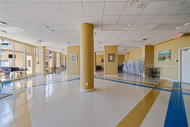 4000 Surfside Blvd 402, Corpus Christi, TX 78402